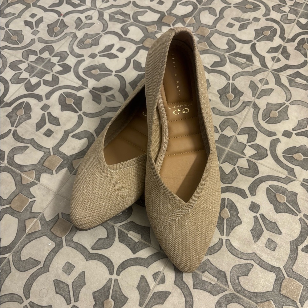 Kelly & Katie | Women’s Pointed-Toe Ballet Flats | Sparkly Beige | Size 7